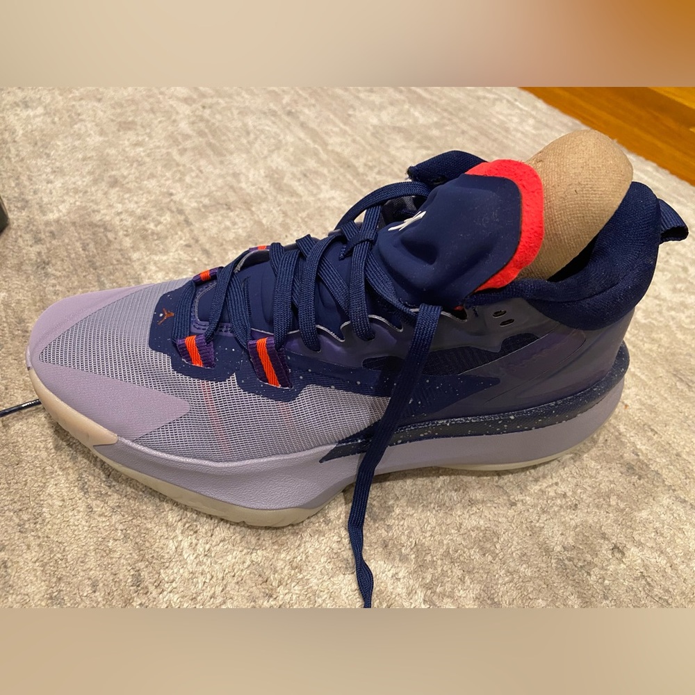 New in box, never worn Jordan Zion 1’s